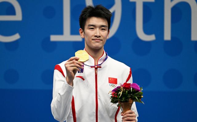 HTH sports-李诗沣击败石宇奇亚运男单夺冠 期待巴黎冲金